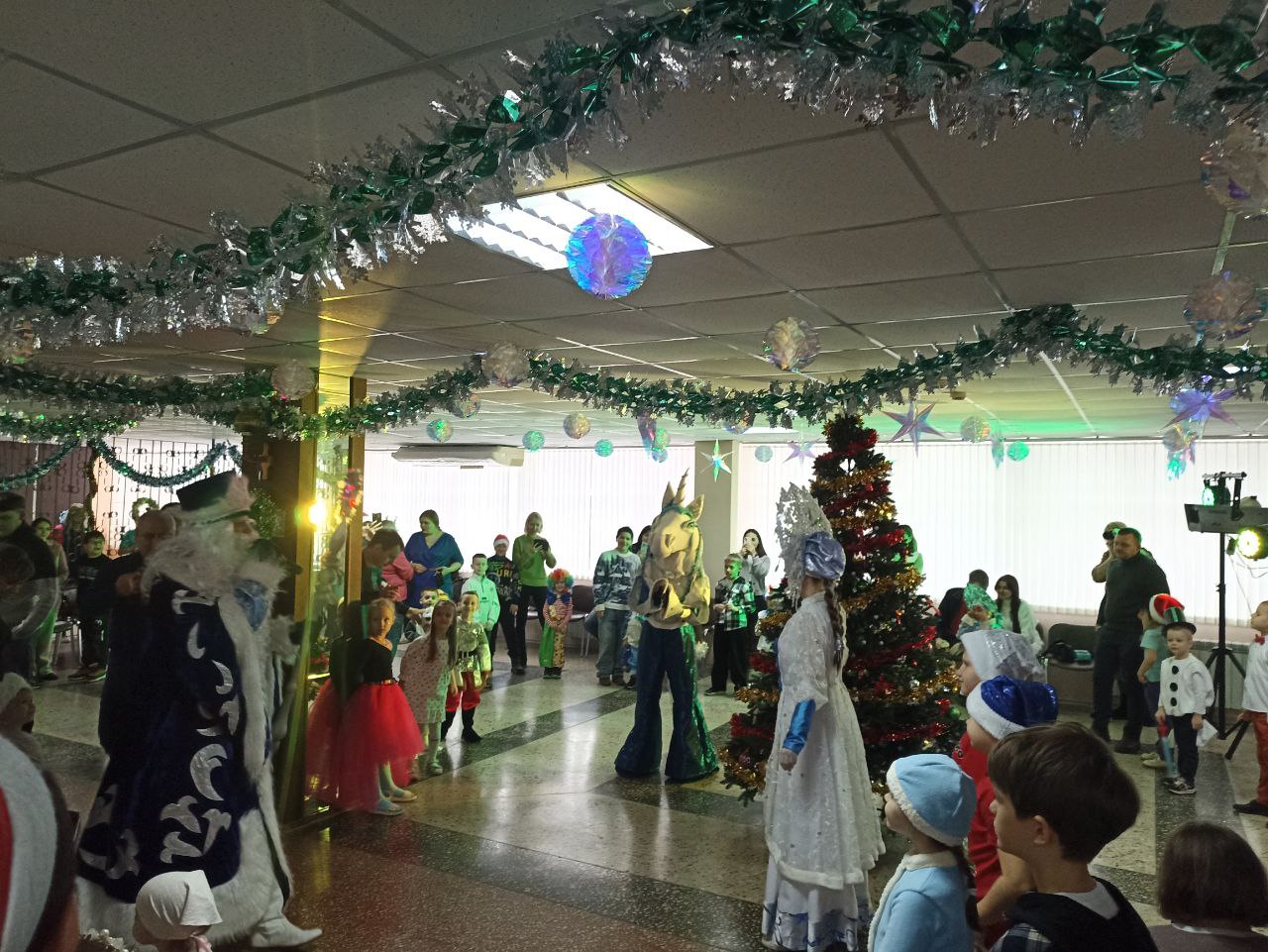 На заводе «Нептун» состоялся традиционный новогодний утренник 