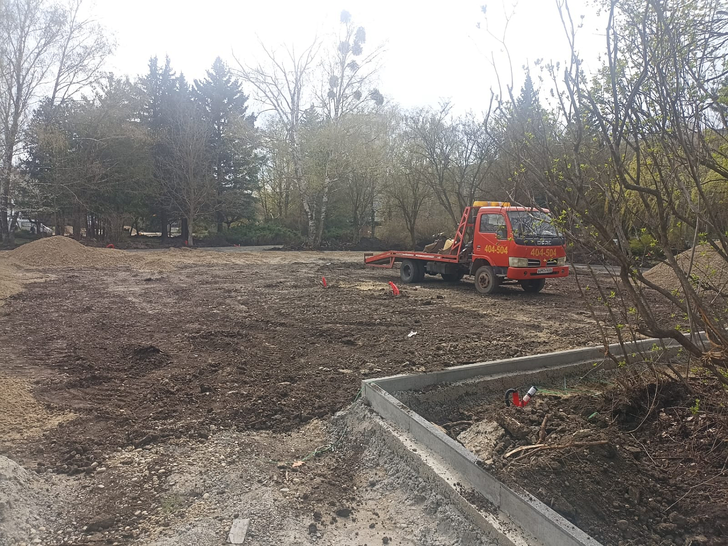 Стартовали масштабные работы по благоустройству сквера ПАО «Нептун»