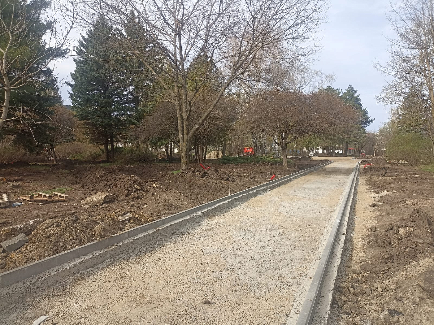 Стартовали масштабные работы по благоустройству сквера ПАО «Нептун»